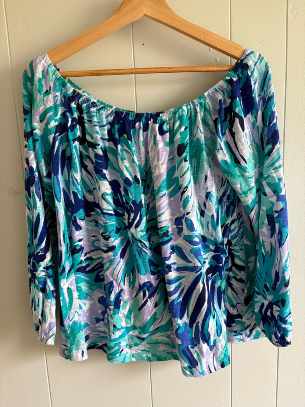 Women’s M Lilly Pulitzer Off-Shoulder Floral Tunic in Teal, Navy, and Lavender